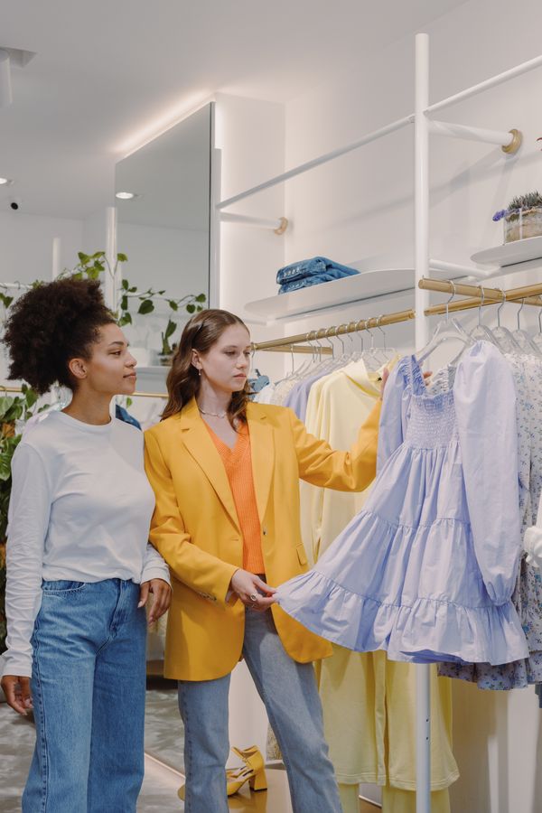 Vestidos en la boutique