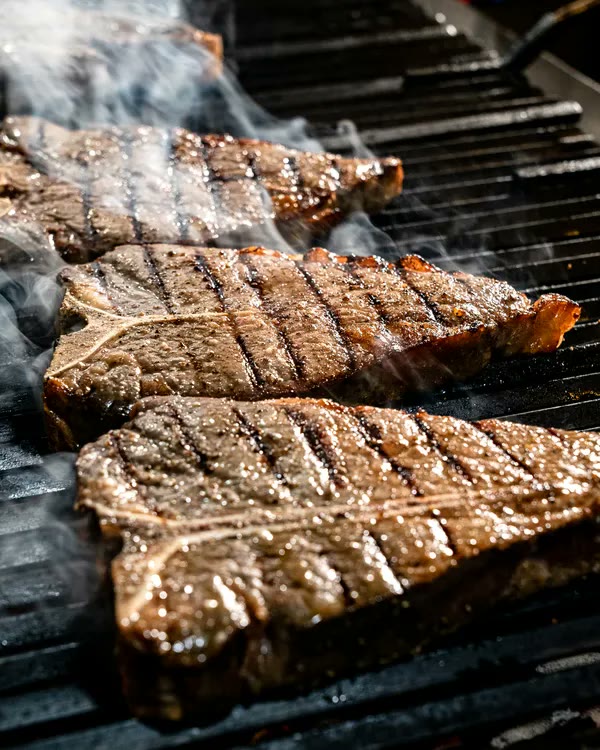 Cortes de carne a la parrilla