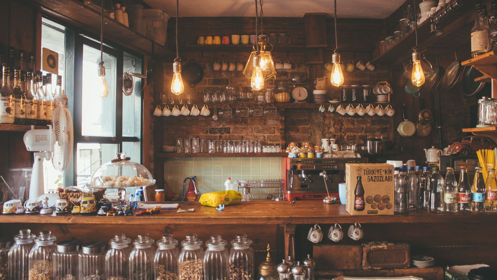 Interior acogedor del café