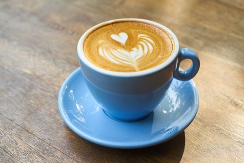 Taza de café con espuma