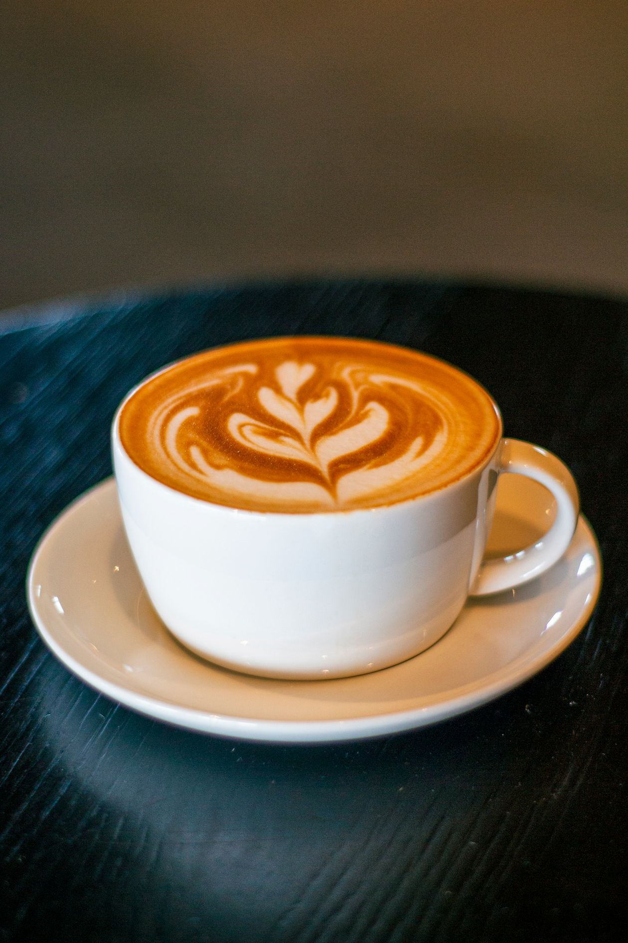 Cappuccino italiano con arte de leche