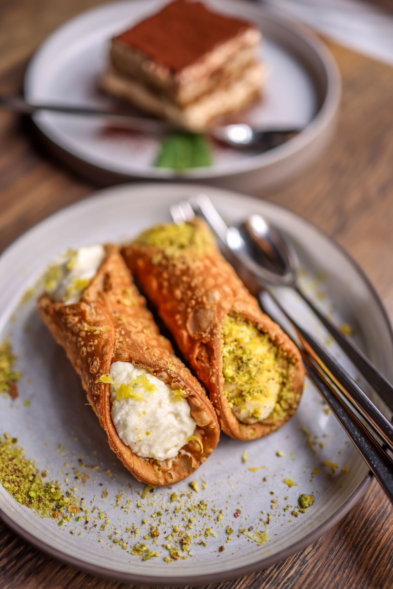 Cannoli italianos con ricotta y pistacho