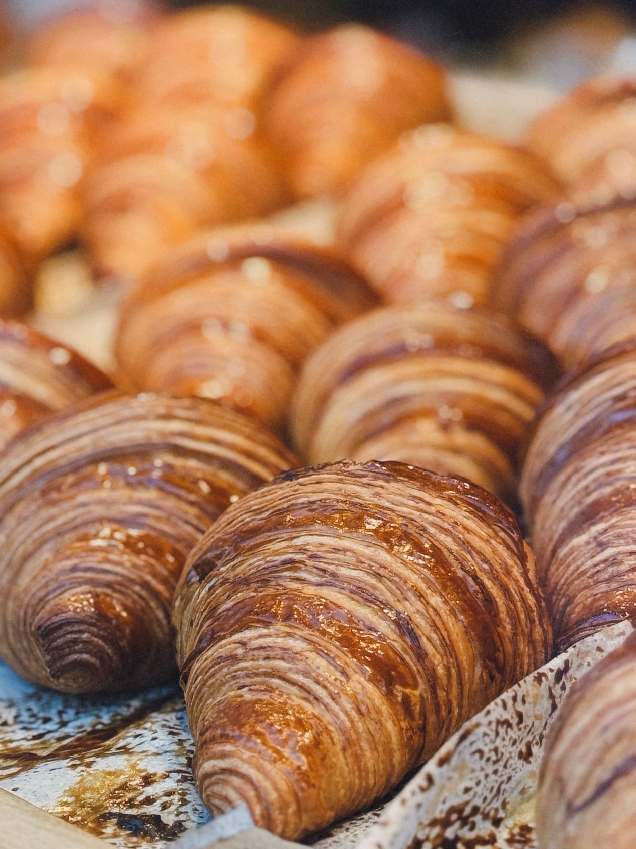 Croissants recién horneados