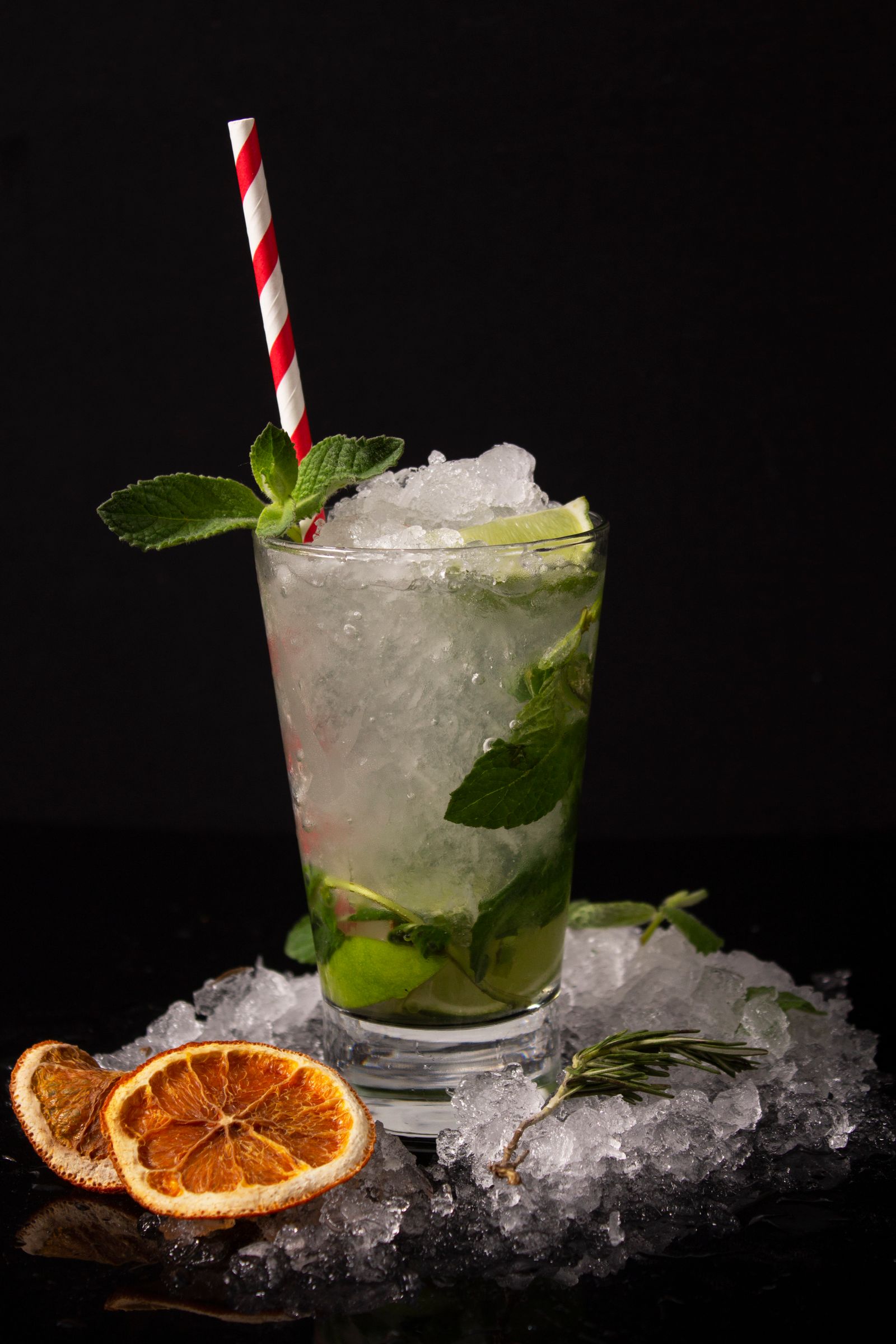 Mojito con menta y lima