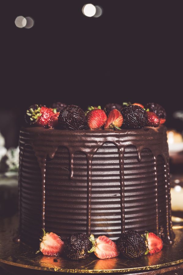 Postre de chocolate con fresas